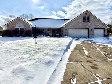 (private lake, pond, creek) Home Sale Pending in Indianapolis Indiana