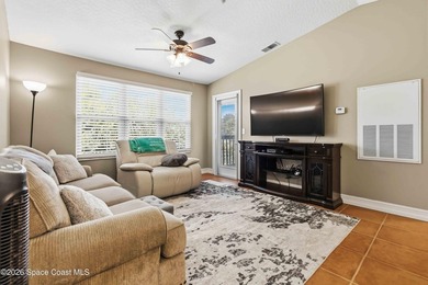 This beautiful one-bedroom condo is upgraded and move-in ready - photo 1