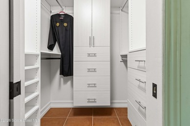 This beautiful one-bedroom condo is upgraded and move-in ready - photo 10