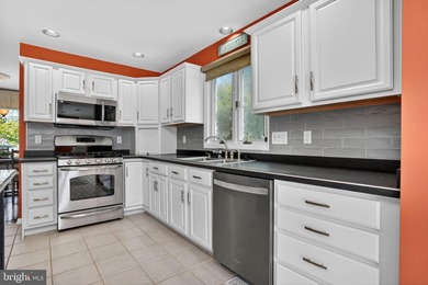 This absolutely pristine, well maintained and much loved home - photo 11