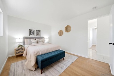 This corner-unit features views of Mount Soledad from several - photo 13