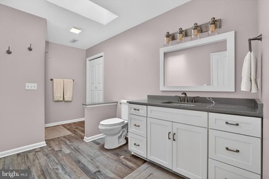 This absolutely pristine, well maintained and much loved home - photo 29