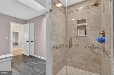 This absolutely pristine, well maintained and much loved home - photo 30