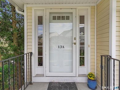 Welcome to this beautiful, turn-key end-unit townhome offering - photo 3