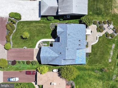 This absolutely pristine, well maintained and much loved home - photo 37
