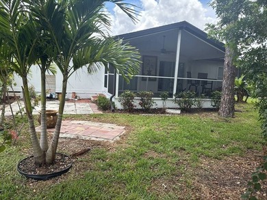 (In a 55 and over community) Lovely unfurnished 2 bedrooms and 2 - photo 4