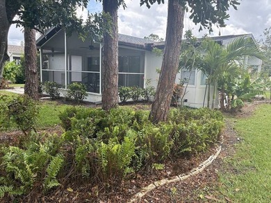 (In a 55 and over community) Lovely unfurnished 2 bedrooms and 2 - photo 5