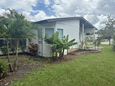 (In a 55 and over community) Lovely unfurnished 2 bedrooms and 2 - photo 6