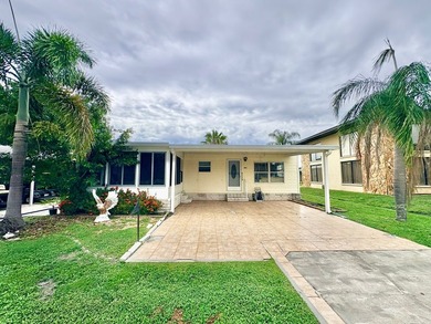 Welcome to your own tropical paradise in beautiful Punta Gorda - photo 1