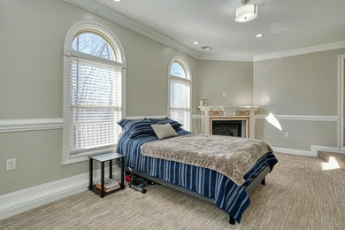 Welcome to this beautifully maintained lakefront residence - photo 13