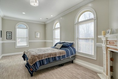 Welcome to this beautifully maintained lakefront residence - photo 14