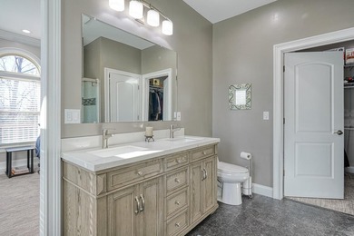 Welcome to this beautifully maintained lakefront residence - photo 15