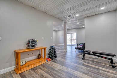 Welcome to this beautifully maintained lakefront residence - photo 19