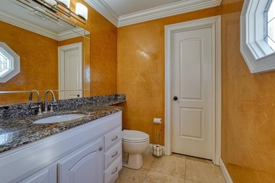Welcome to this beautifully maintained lakefront residence - photo 29