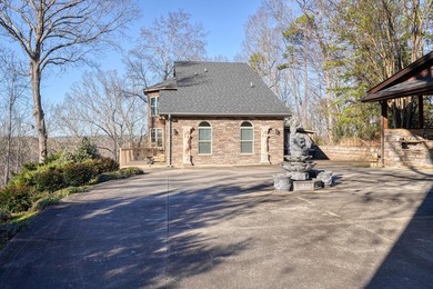 Welcome to this beautifully maintained lakefront residence - photo 34
