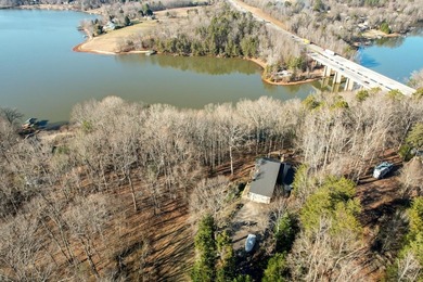 Welcome to this beautifully maintained lakefront residence - photo 37
