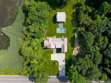 Stunning New Construction in Westhampton with Rare 2 Story 4 - photo 4
