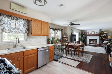 Welcome to 18 Penny Lane! This beautifully maintained 4 bed, 2.5 - photo 14