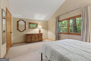 Wake each morning to the refreshing mountain air and peaceful - photo 15
