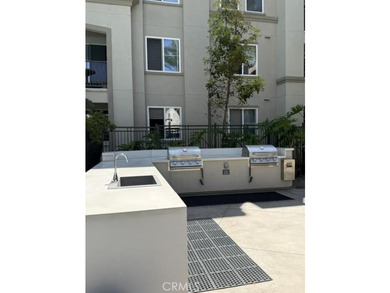 Lovely and immaculate resort-like living in a prime area of - photo 21