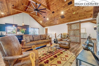 Nestled under the peaks of Sugar Mountain is this 3 bedroom, 3.5 - photo 27