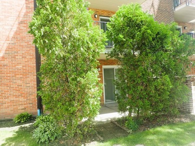 Welcome to this private comfy, corner, convenient condo located - photo 6