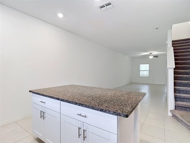 ** OUTSTANDING TOWNHOME, MINUTES FROM DOWNTOWN WITH 2+CAR GARAGE - photo 7