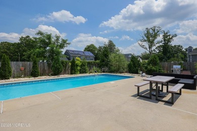 Welcome to 18 Penny Lane! This beautifully maintained 4 bed, 2.5 - photo 43