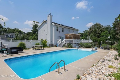 Welcome to 18 Penny Lane! This beautifully maintained 4 bed, 2.5 - photo 45