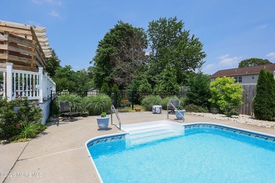 Welcome to 18 Penny Lane! This beautifully maintained 4 bed, 2.5 - photo 47