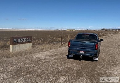 County Approved 24 Lot Subdivision complete with Roads, Power - photo 4