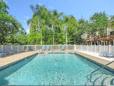 GATED TOWNHOME close to BAYSHORE BLVD, 3 Bed/2Full Baths /2Half - photo 27