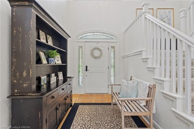 COME EXPLORE KENSINGTON HEIGHTS! This stunning 4-Bedroom, 4 - photo 5