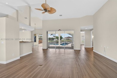 Wake up to the promise of a perfect Florida day in this - photo 3