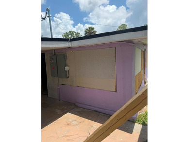 Stunningly Remodeled 3BD/2BA Home with 2 extra Rooms in the - photo 7
