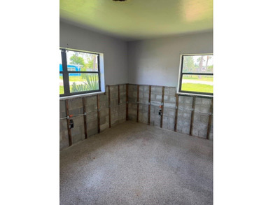 Stunningly Remodeled 3BD/2BA Home with 2 extra Rooms in the - photo 9