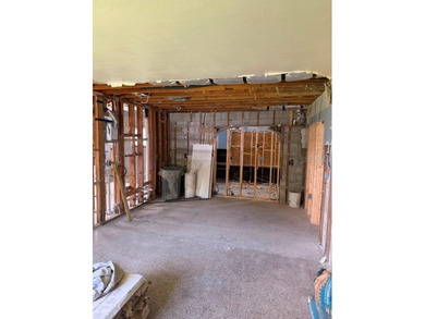 Stunningly Remodeled 3BD/2BA Home with 2 extra Rooms in the - photo 10