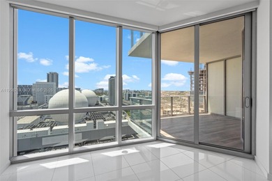 Live above it all at Paramount Miami Worldcenter. This oversized