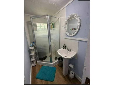 Rare Opportunity! Fully Furnished Seasonal Lake Cottage with - photo 15