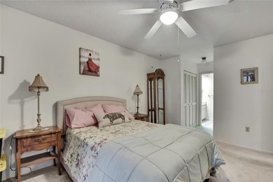 Beautifully maintained 2-bedroom, 2-bath villa featuring tile - photo 18