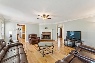 Welcome home to a well maintained 3 bedroom, 2 full bathroom - photo 21