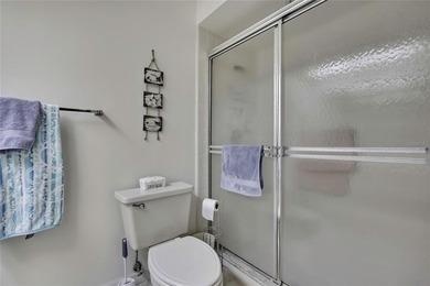 Beautifully maintained 2-bedroom, 2-bath villa featuring tile - photo 23