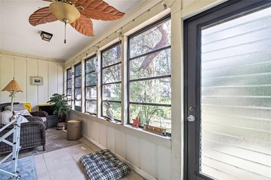 Beautifully maintained 2-bedroom, 2-bath villa featuring tile - photo 24