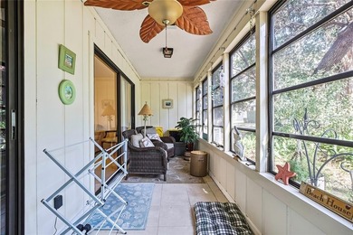 Beautifully maintained 2-bedroom, 2-bath villa featuring tile - photo 25