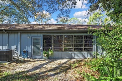 Beautifully maintained 2-bedroom, 2-bath villa featuring tile - photo 29