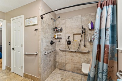 Welcome home to a well maintained 3 bedroom, 2 full bathroom - photo 32