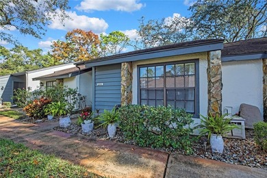 Beautifully maintained 2-bedroom, 2-bath villa featuring tile - photo 32