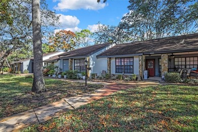 Beautifully maintained 2-bedroom, 2-bath villa featuring tile - photo 33