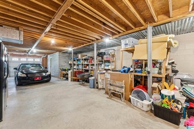 Welcome home to a well maintained 3 bedroom, 2 full bathroom - photo 39