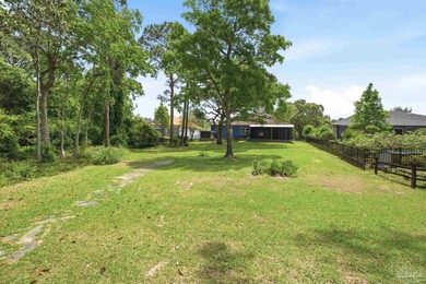 Experience REFINED FLORIDA LIVING in this exceptional home - photo 4